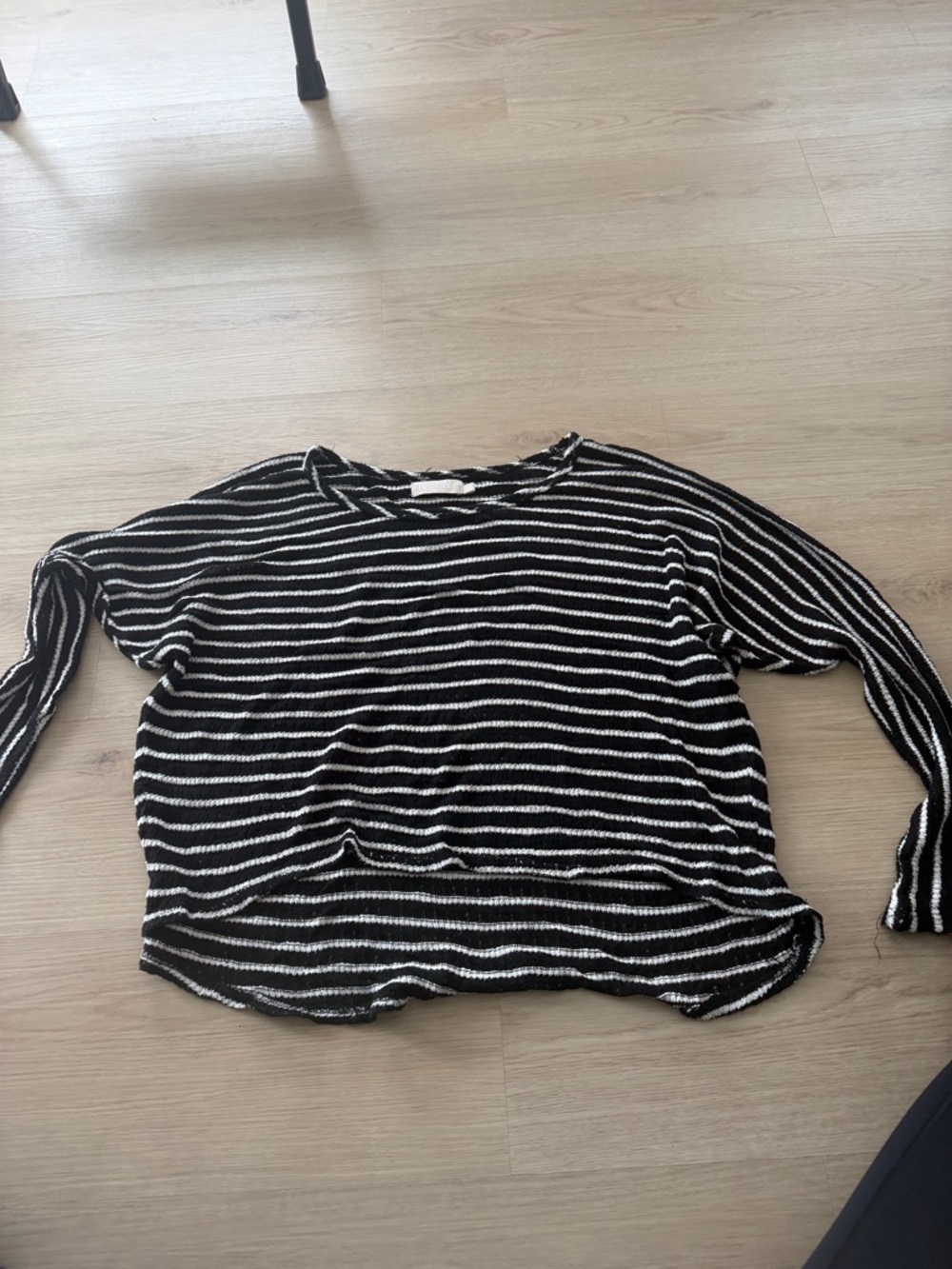 Womens Black & White Striped Long Sleeve Knit Top